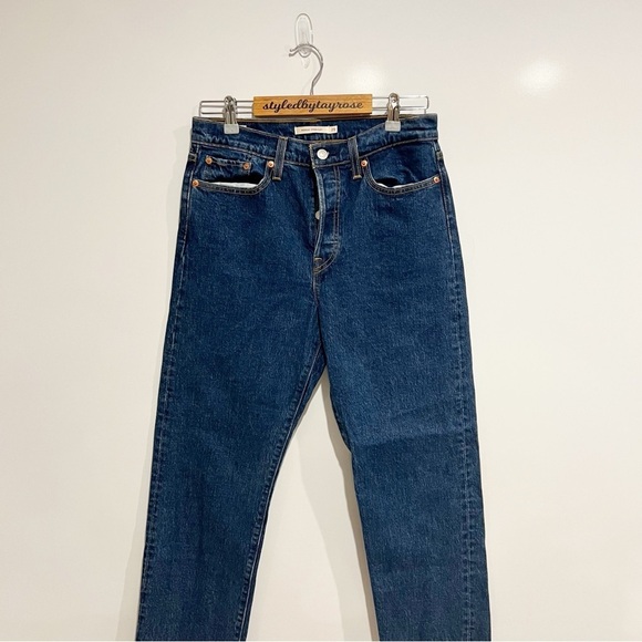 Levi’s Wedgie Straight Jean - Picture 5 of 10